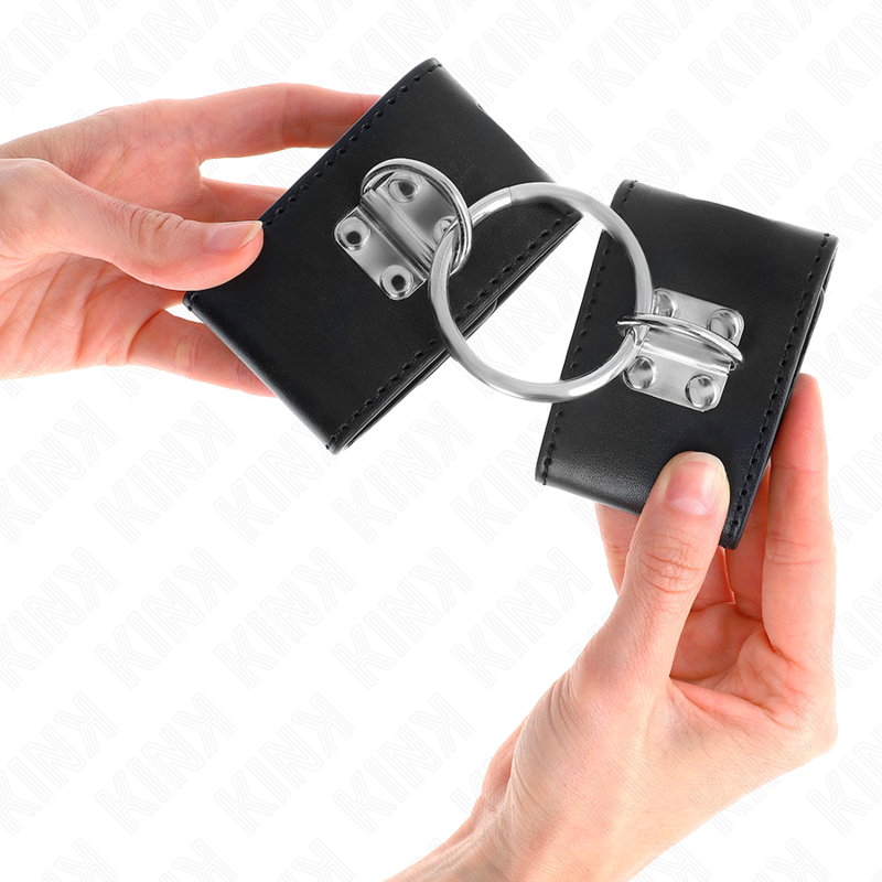 KINK - VASTE POLSBOEIEN MET RING EN HANGSLOTSLUITING ZWART VERSTELBAAR 16-23 CM X 5.5 CM
