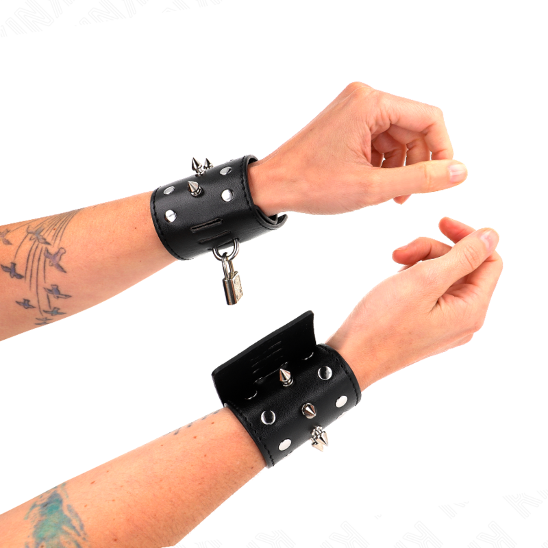 KINK - PUNK POLSBANDJES MET SPIKES 25 X 6 CM