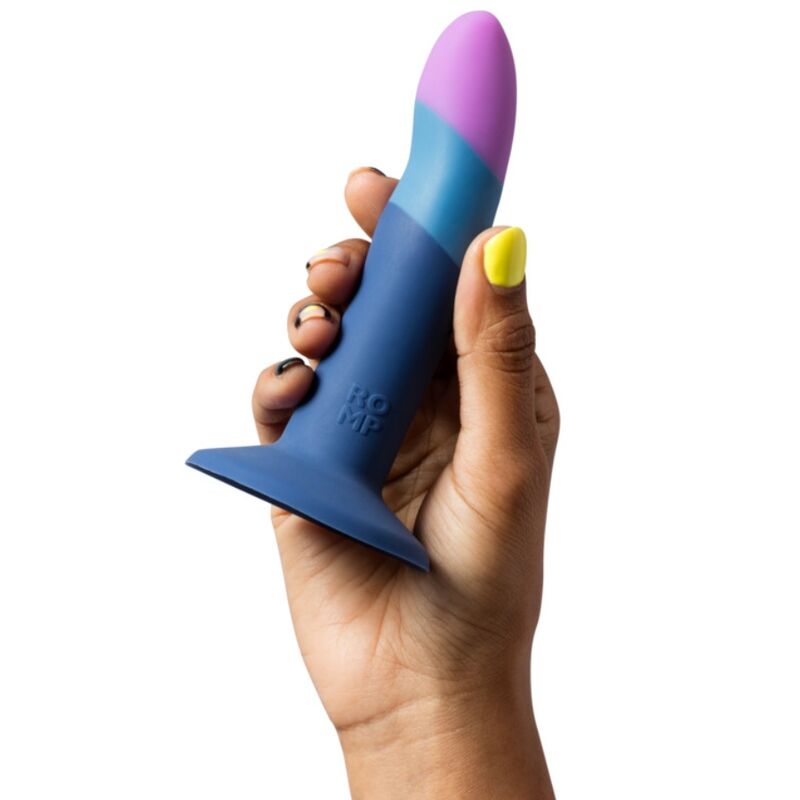 ROMP - PICCOLO SILICONEN DILDO MET DRIEKLEURIGE ZUIGNAP 14 CM