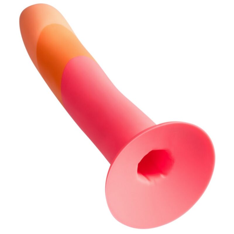 ROMP - DIZI SILICONEN DILDO MET ZUIGNAP DRIEKLEURIG 18 CM